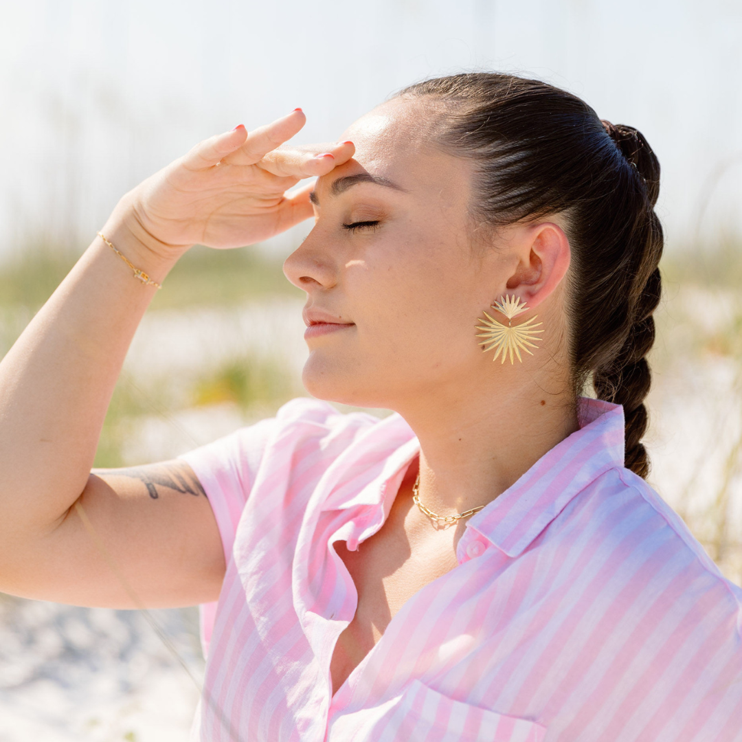 Radiating Gold Statement