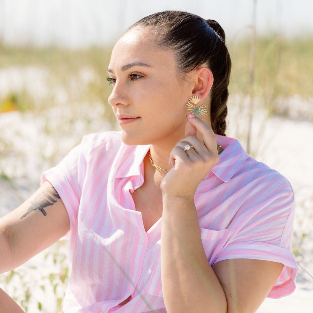 Radiating Gold Statement